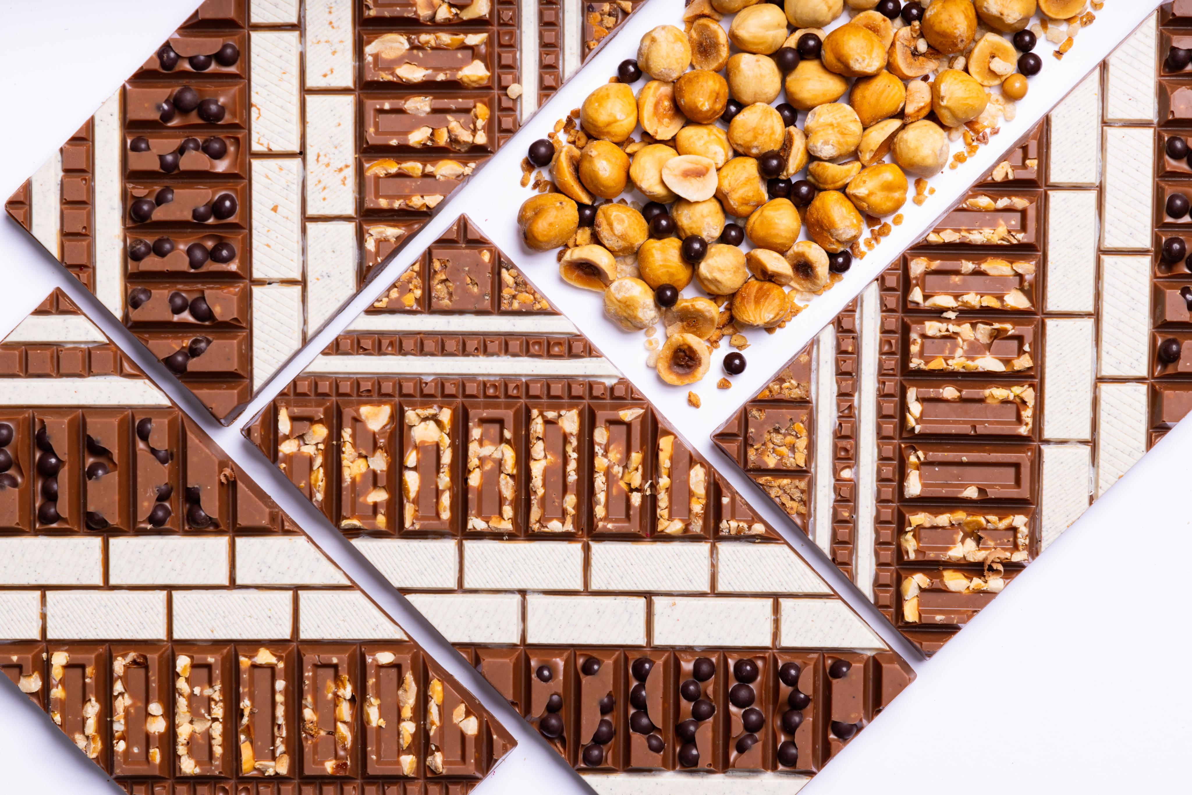 Hazelnut Gianduja Chocolate Bar – Creamy Nutty Artisan Bar