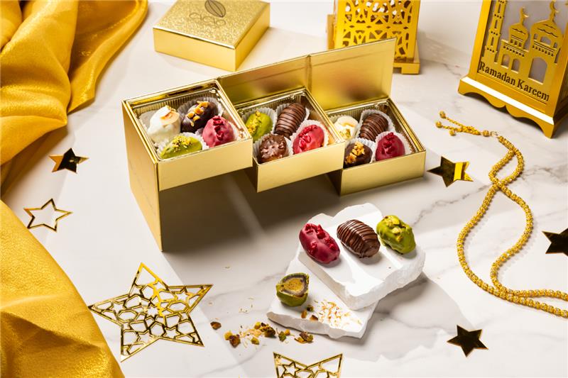What goes inside a premium Ramadan chocolate box?