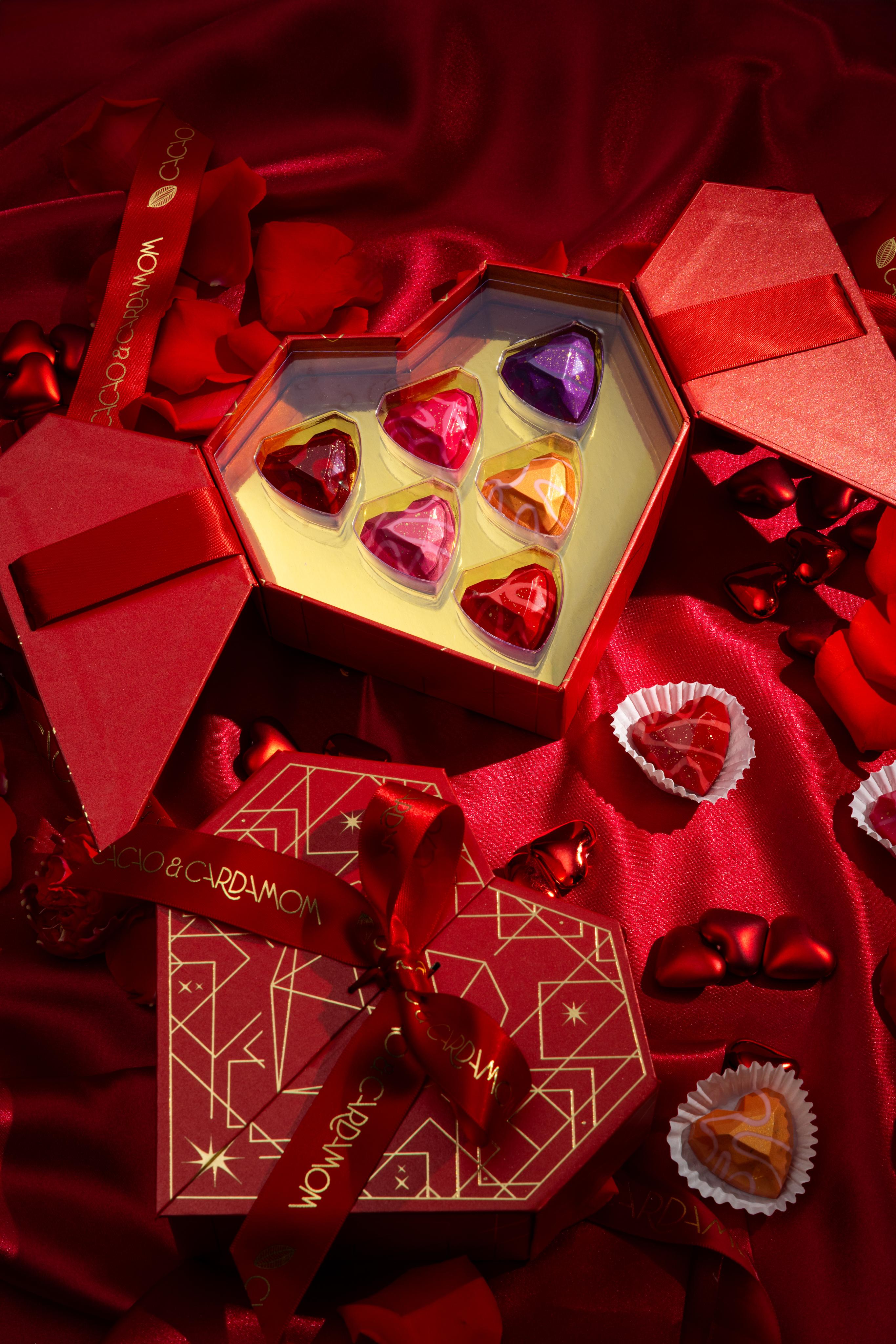 Starlit Heart Gift Box for Valentine's – 6pc Romantic Box