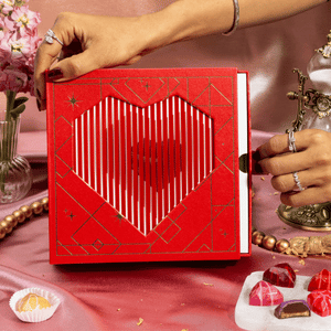 Beating Heart Gift Box, 12 piece box