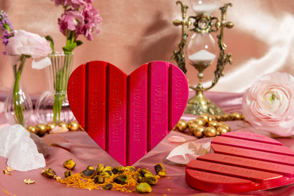 Strawberry Pistachio Knafeh Love Bar