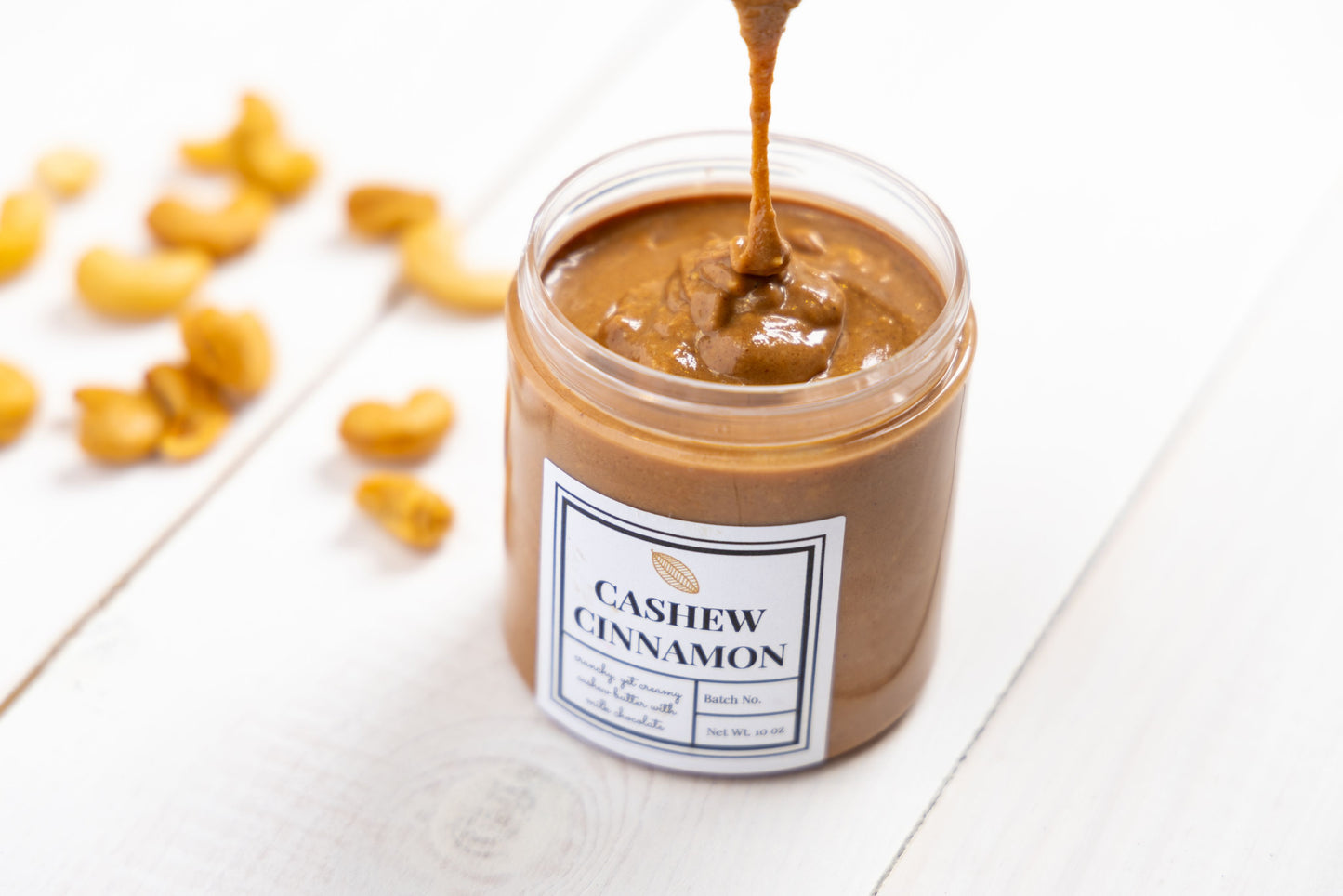 Spreadable cashew praline delight